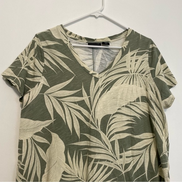 TAHARI Plus Size Green Cream Leaf Floral V-Neck Short Sleeve 100% Cotton T-Shirt - Picture 2 of 12